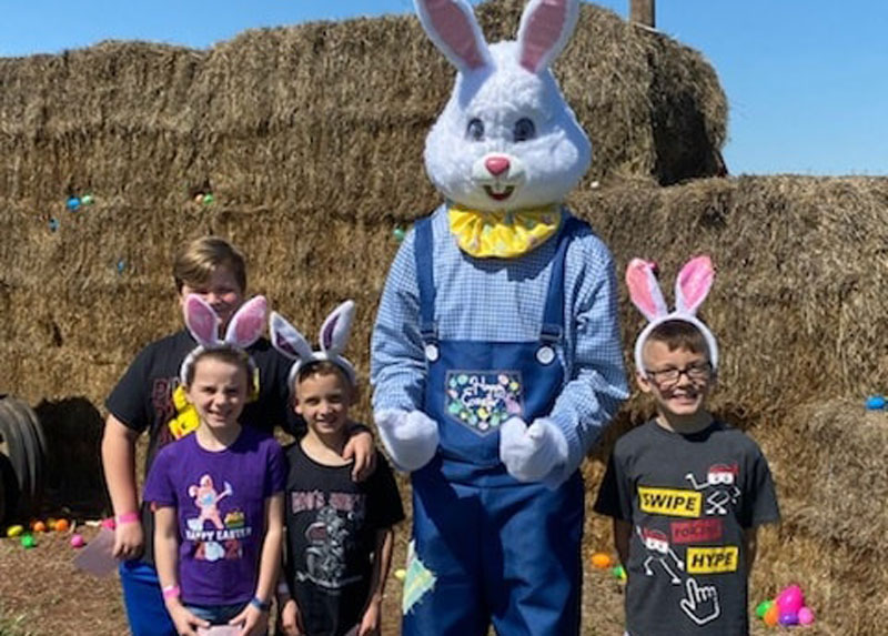 norz-hill-farm-easter-bunny-with-kids.jpg